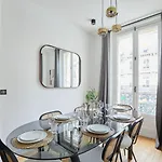 Apartment Center Of By Prestige Paris