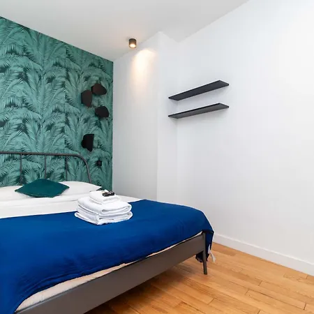 Center Of By Prestige Apartment *