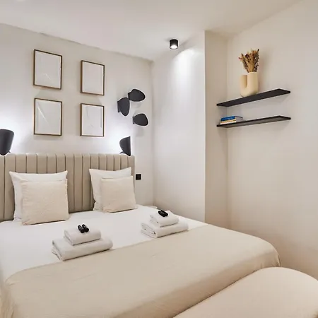 Center Of By Prestige Apartment *