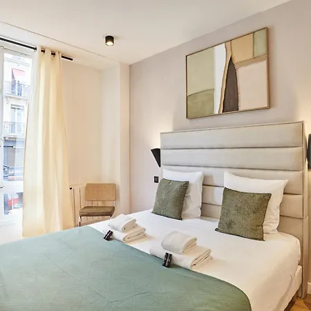 Apartment Center Of By Prestige Paris