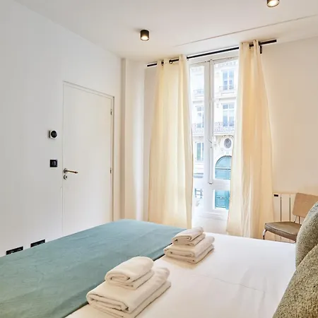 Center Of By Prestige Apartment *