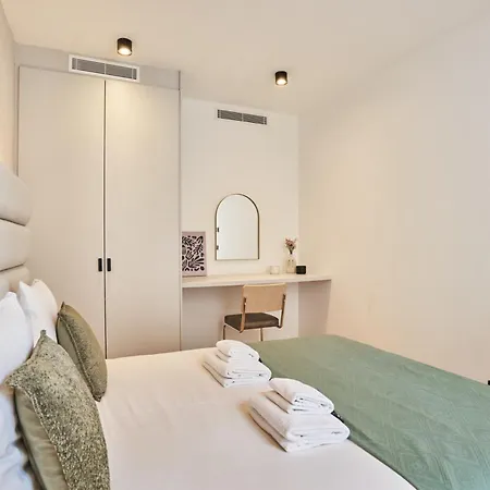 Center Of By Prestige Paris