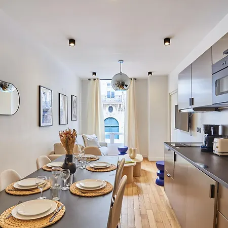 Center Of By Prestige Paris