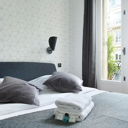 Center Of By Prestige Apartment *