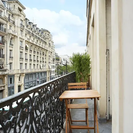 Center Of By Prestige Apartment *