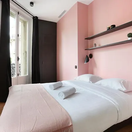 Center Of By Prestige Apartment *