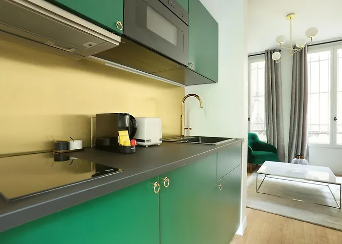 Center Of By Prestige 아파트 파리