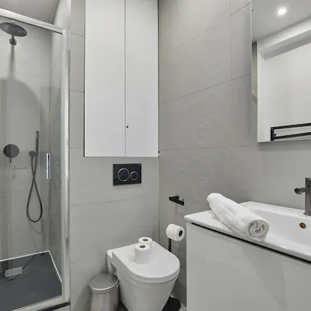 Center Of By Prestige Paris