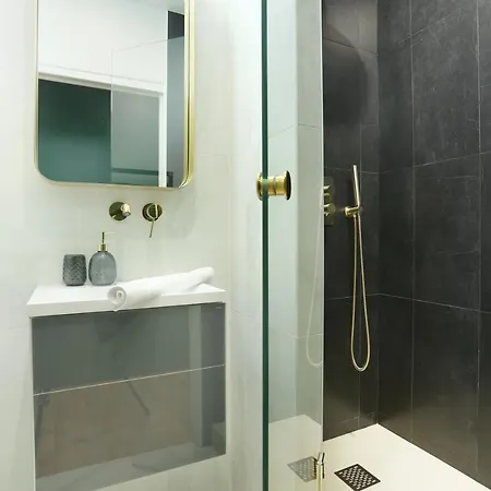 Center Of By Prestige Paris