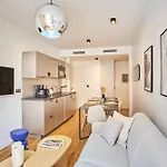 Center Of By Prestige Appartement Parijs