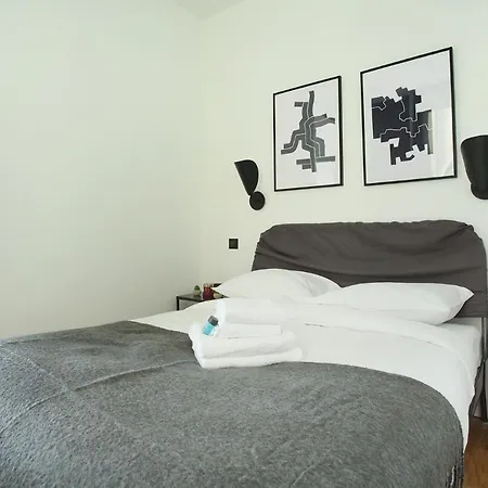 Center Of By Prestige * Parijs