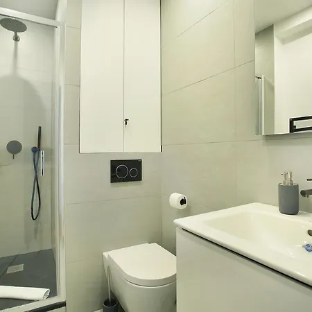 Center Of By Prestige Parijs